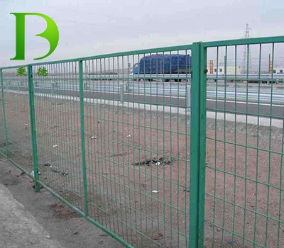 高速公路護(hù)欄網(wǎng)