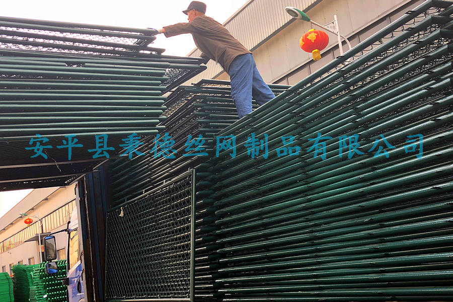 北京體育場(chǎng)勾花護(hù)欄網(wǎng)廠(chǎng)家